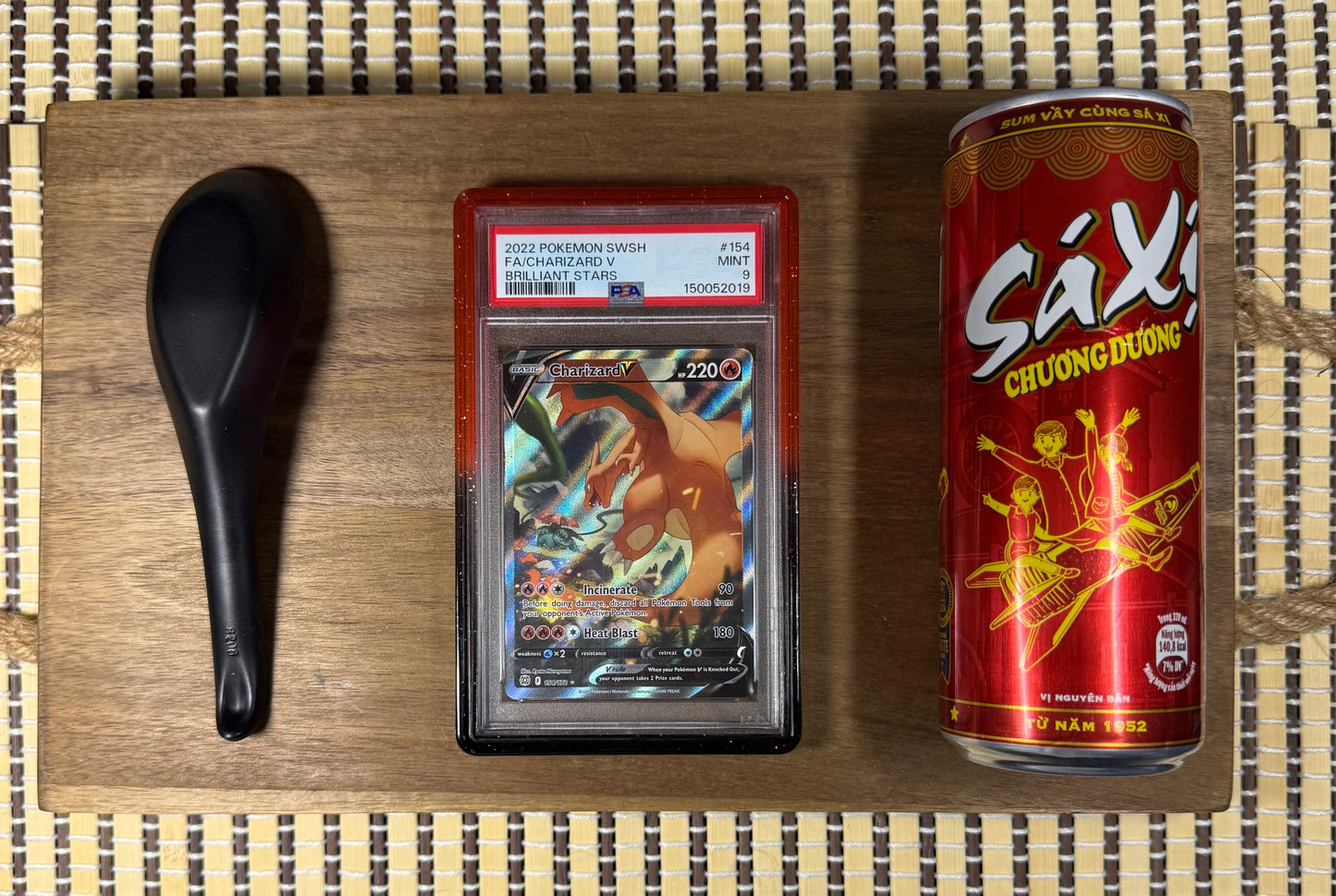 Charizard V 154 - Brilliant Stars - PSA9